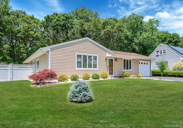 2nd image of 150 Rosemont Ave, Brookhaven, NY 11738 | MLS# 1025261