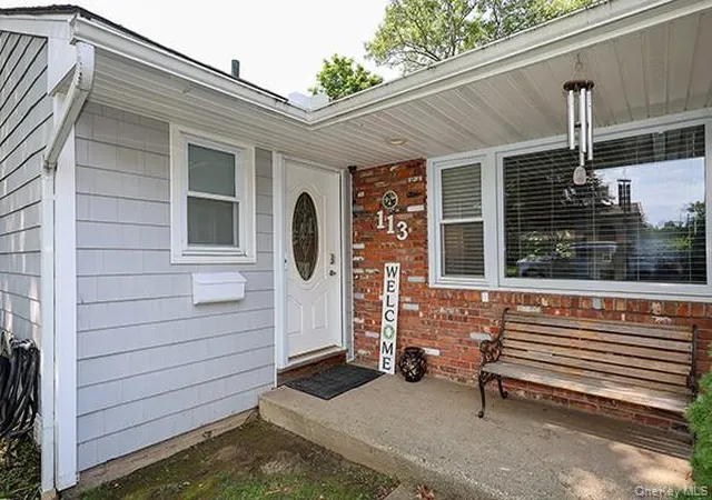 2nd image of 113 Iceland Dr, Huntington, NY 11746 | MLS# 1025265