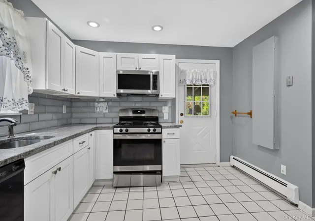 2nd image of 174 Beaver Dr, Brookhaven, NY 11951 | MLS# 1025272