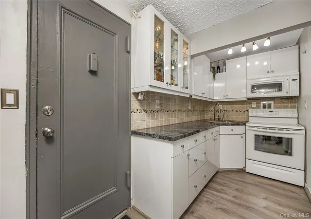 5th image of 222 Smith St #1B, Hempstead, NY 11520 | MLS# 1025277