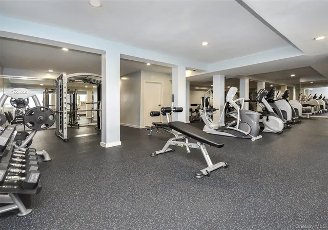 Listing Photo 2 - Condo for sale in building located at 84u Gln Keith Rd, Glen Cove, NY 11542 - Unit #84U