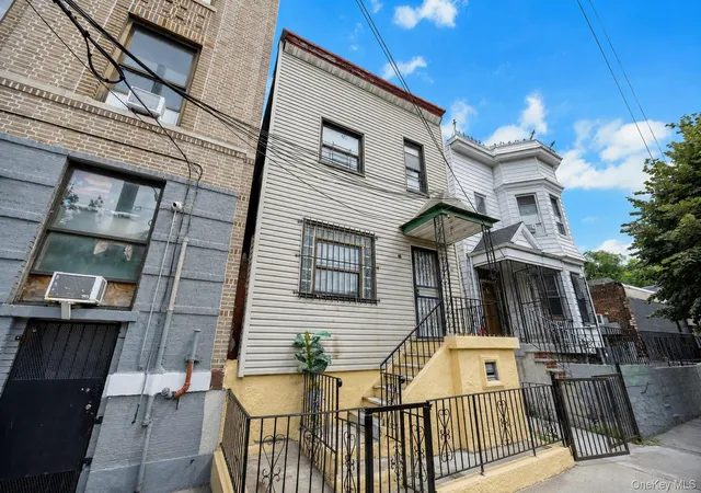 32nd image of 2108 Arthur Ave, New York, NY 10457 | MLS# 1025290