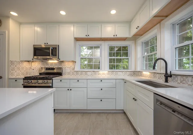 Photo 4 of Single family home for sale at 16 Wayne Ave, Highlands, NY 10922 | MLS# 1025294 | Listing updated on 2026-10-02