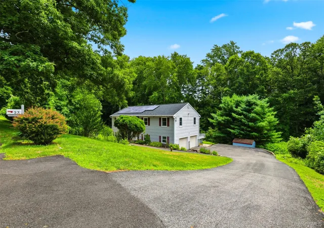 Photo 3 of Sale Pending at 27 Casse Ct, Carmel, NY 10541 | MLS# 1025322 | Listing updated on 2026-08-07