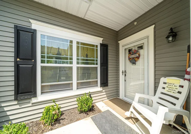 Photo 2 of Sale Pending at 77 Willow Cir, Brookhaven, NY 11727 | MLS# 1025323 | Listing updated on 2026-08-07