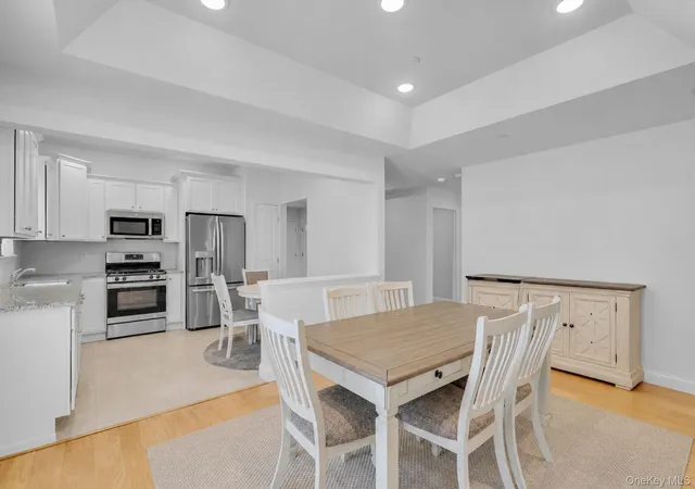 Listing Photo 5 - Condo for sale in building located at 77 Willow Cir, Brookhaven, NY 11727