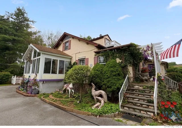 Photo 3 of Single family home for sale at 48 Maple Ave, Goshen, NY 10924 | MLS# 1025324 | Listing updated on 2026-10-08