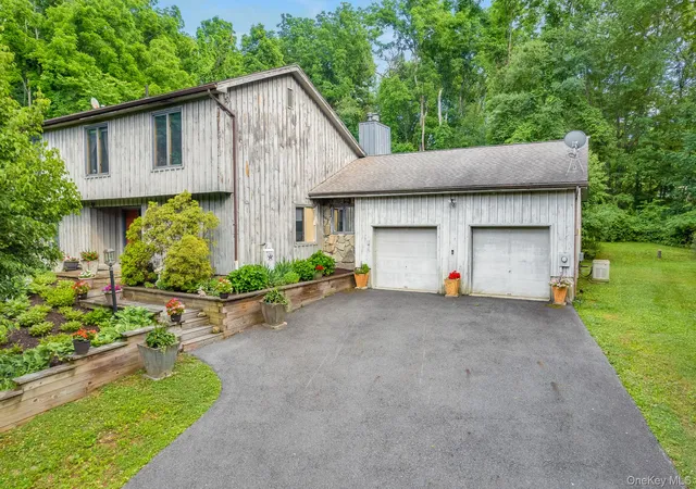 2nd image of 12 Denim Dr, East Fishkill, NY 12590 | MLS# 1025328