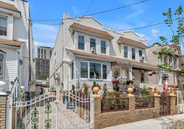 1st image of 152 Pine St, Brooklyn, NY 11208 | MLS# 1025330