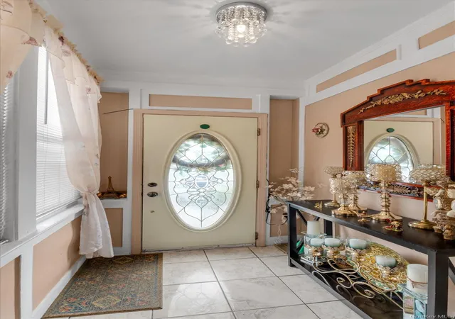 2nd image of 152 Pine St, Brooklyn, NY 11208 | MLS# 1025330