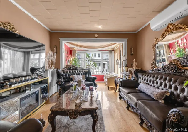 5th image of 152 Pine St, Brooklyn, NY 11208 | MLS# 1025330
