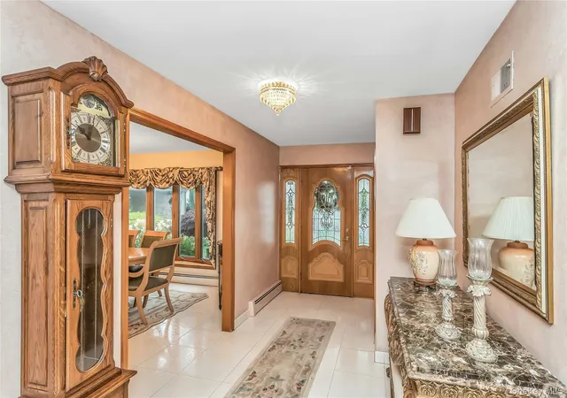 2nd image of 3901 Jane Ct, Oyster Bay, NY 11783 | MLS# 1025336