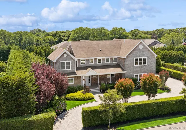 Photo 3 of Single family home for sale at 22 Summer Dr, Southampton, NY 11968 | MLS# 1025348 | Listing updated on 2026-10-08