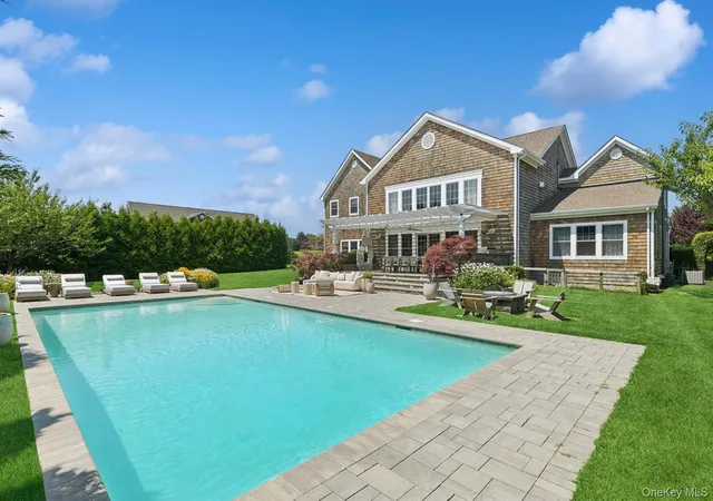 Photo 3 of Single family home for sale at 22 Summer Dr, Southampton, NY 11968 | MLS# 1025348 | Listing updated on 2026-10-08