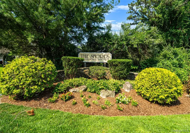 Listing Photo 2 - Condo for sale in building located at 244 Lake Pointe Cir, Brookhaven, NY 11953 - Unit #244
