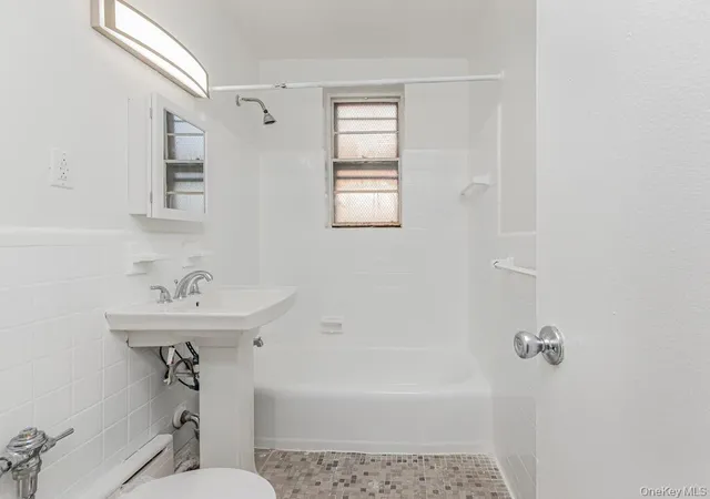 2nd image of 6535 Broadway, Bronx, NY 10471