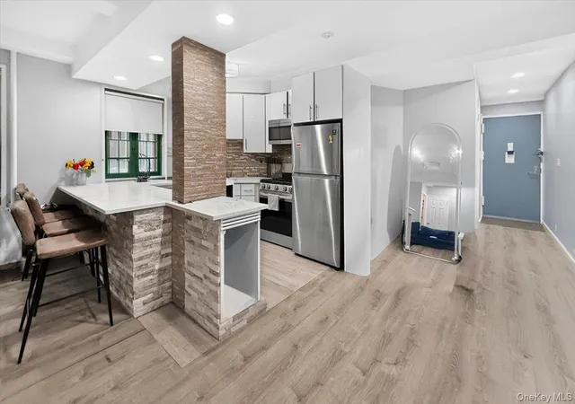 Photo 3 of Condo for sale at 2160 E Tremont Ave #3B, New York, NY 10462 | MLS# 1025354 | Listing updated on 2026-09-19