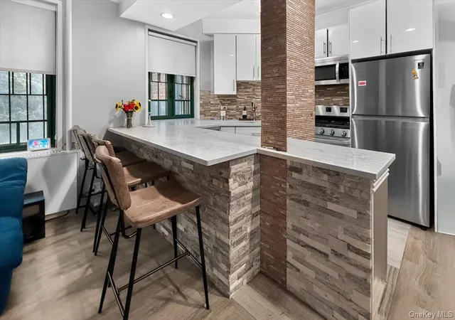 Photo 4 of Condo for sale at 2160 E Tremont Ave #3B, New York, NY 10462 | MLS# 1025354 | Listing updated on 2026-09-19