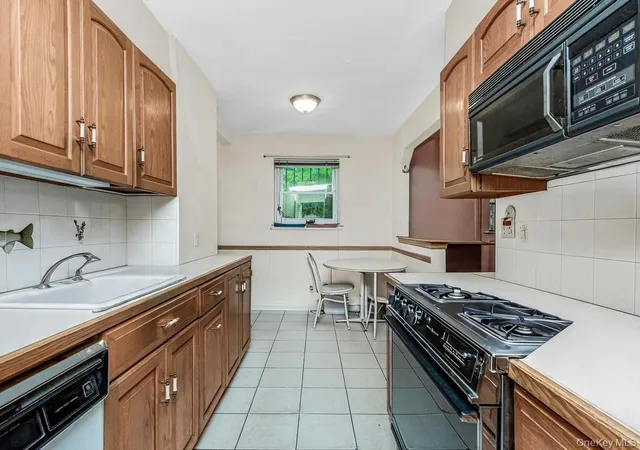 5th image of 2358 Tiemann Ave, New York, NY 10469 | MLS# 1025356