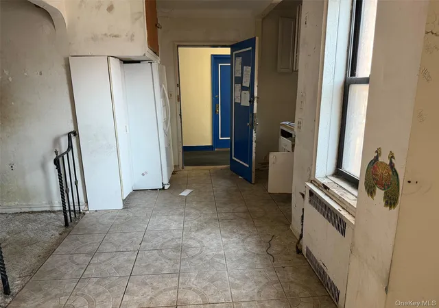 2nd image of 170-40 Highland Ave, New York, NY 11432