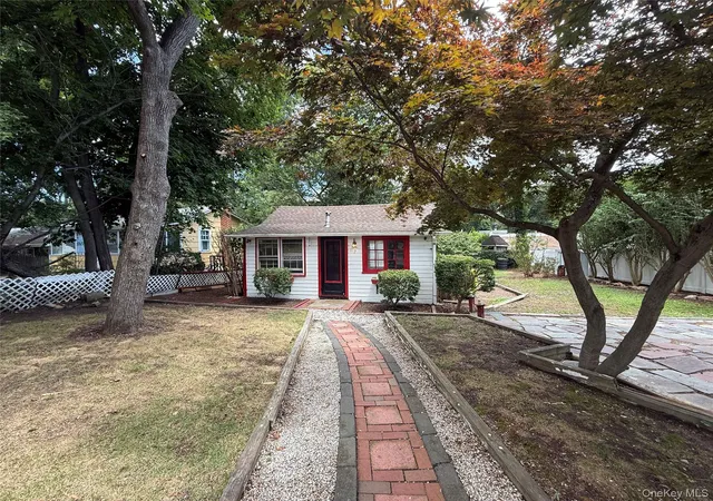 Photo 2 of Sale Pending at 7 Connelly Dr, Lake Grove, NY 11755 | MLS# 1025373 | Listing updated on 2026-08-07