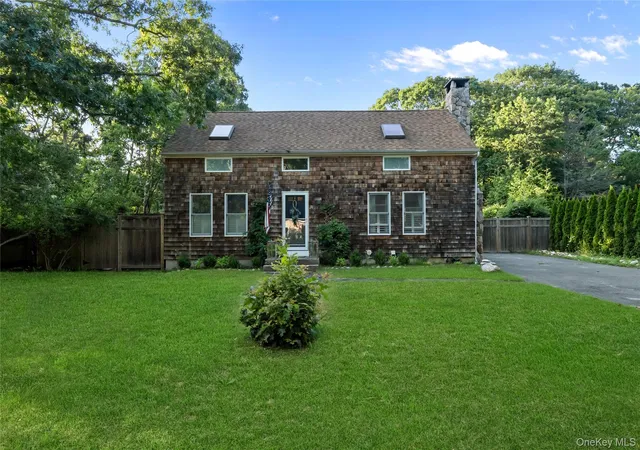 2nd image of 36 Argonne Rd W, Southampton, NY 11946 | MLS# 1025378