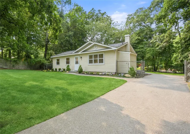 Photo 3 of Sale Pending at 3 Aspen Rd, Mastic Beach, NY 11951 | MLS# 1025381 | Listing updated on 2026-08-20
