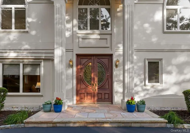 2nd image of 76 Wildwood Dr, Huntington, NY 11746 | MLS# 1025383