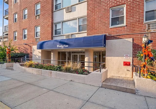 Photo 2 of Sale Pending at 750 Shore Rd #2D, Long Beach, NY 11561 | MLS# 1025395 | Listing updated on 2026-08-11