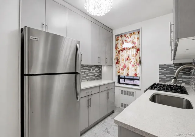 3rd image of 84-31 Van Wyck Expy #2B, Jamaica, NY 11435 | MLS# 1025396