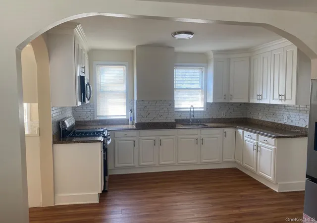 5th image of 196 Hosmer Ave, New York, NY 10465 | MLS# 1025398