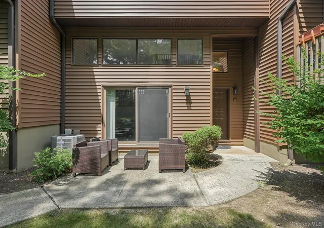2nd image of 42 Tulip Ct, Clarkstown, NY 10954 | MLS# 1025399
