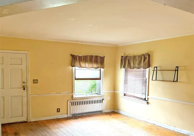 Photo 3 of Single family home for sale at 534 Sperry Blvd, North Hempstead, NY 11040 | MLS# 1025411 | Listing updated on 2026-09-01