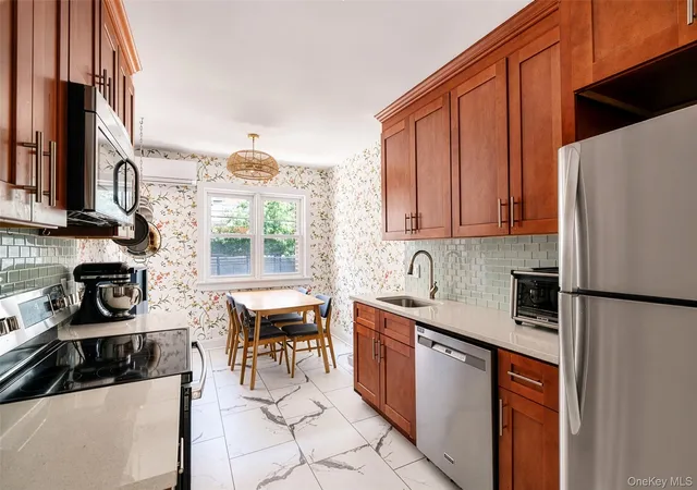 4th image of 3114 48Th St, New York, NY 11103 | MLS# 1025417