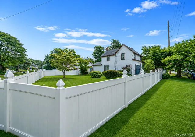 1st image of 117 N Clinton Ave, Bay Shore, NY 11706 | MLS# 1025441