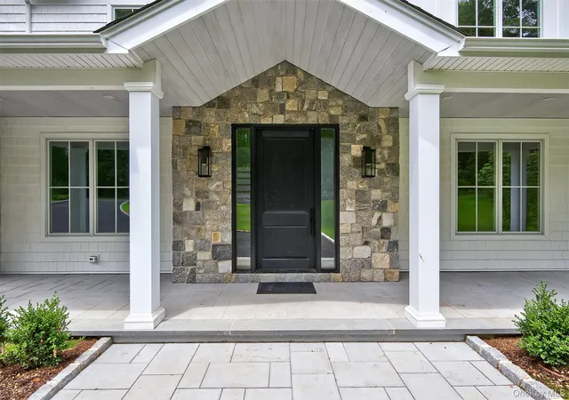 Photo 3 of Mansion for sale at 32 Pine Rd, Oyster Bay, NY 11791 | MLS# 1025444 | Listing updated on 2026-10-08