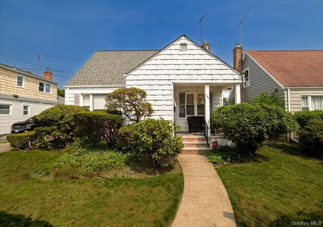 Photo 1 of Sale Pending at 187 Raff Ave, Hempstead, NY 11001 | MLS# 1025445 | Listing updated on 2026-08-31