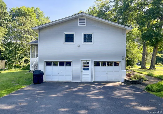 2nd image of 43 Julie Dr, Hopewell Junction, NY 12533 | MLS# 1025451
