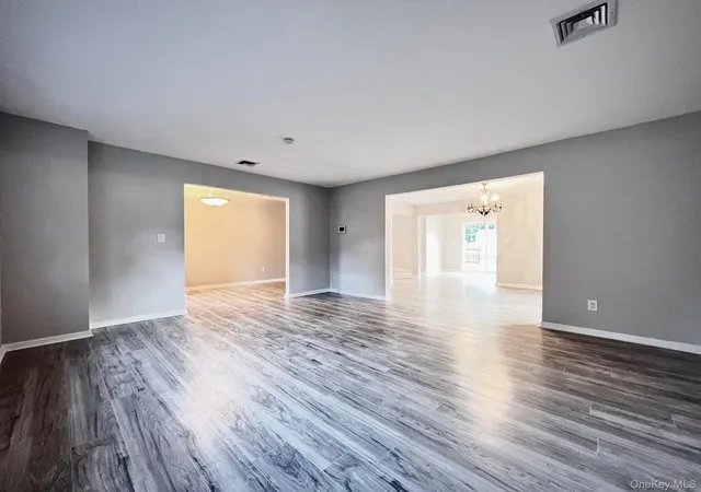 Photo 3 of Sale Pending at 10 Summercress Ln, Brookhaven, NY 11727 | MLS# 1025456 | Listing updated on 2026-10-06