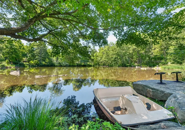 Photo 2 of Single family home for sale at 433 Barrett Hl Rd, Mahopac, NY 10541 | MLS# 1025478 | Listing updated on 2026-10-02