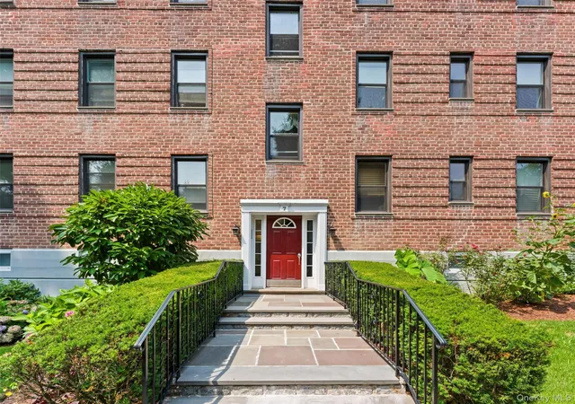Photo 2 of Condo for sale at 14 S Broadway #7-2B, Greenburgh, NY 10533 | MLS# 1025479 | Listing updated on 2026-08-10