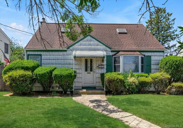 Photo 1 of Sale Pending at 1973 Everett St S, Hempstead, NY 11580 | MLS# 1025494 | Listing updated on 2026-08-14