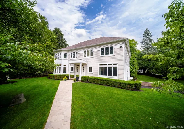 Photo 3 of Single family home for sale at 10 Wilson Ct, Spring Valley, NY 10977 | MLS# 1025499 | Listing updated on 2026-07-17