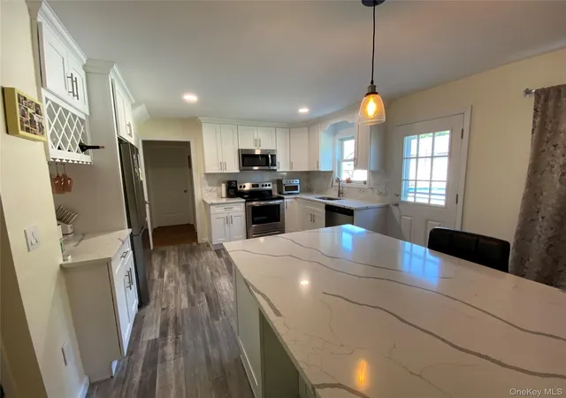 Photo 3 of Sale Pending at 661 Tabor Pl, East Meadow, NY 11554 | MLS# 1025500 | Listing updated on 2026-08-13