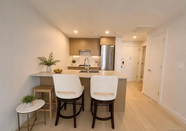 Photo 3 of Condo for sale at 13102a 40th Road #20J, New York, NY 11354 | MLS# 1025505 | Listing updated on 2026-07-27