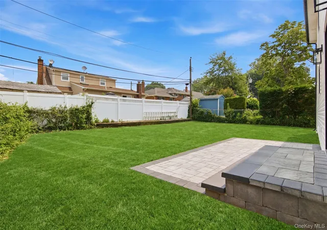 Photo 33 of Single family home for sale at 31 Underhill Ave, Oyster Bay, NY 11791 | MLS# 1025506 | Listing updated on 2026-10-06