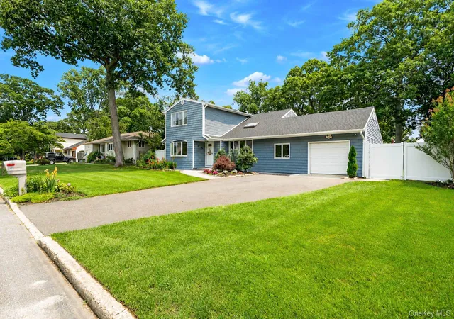 Photo 2 of Sale Pending at 11 Mallard Ave, Selden, NY 11784 | MLS# 1025539 | Listing updated on 2026-08-12