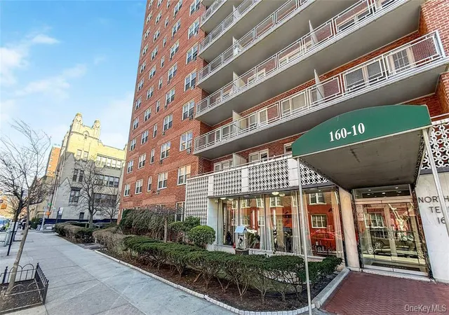 Photo 3 of Condo for sale at 160 10 89th Avenue #9E, New York, NY 11432 | MLS# 1025543 | Listing updated on 2026-08-13