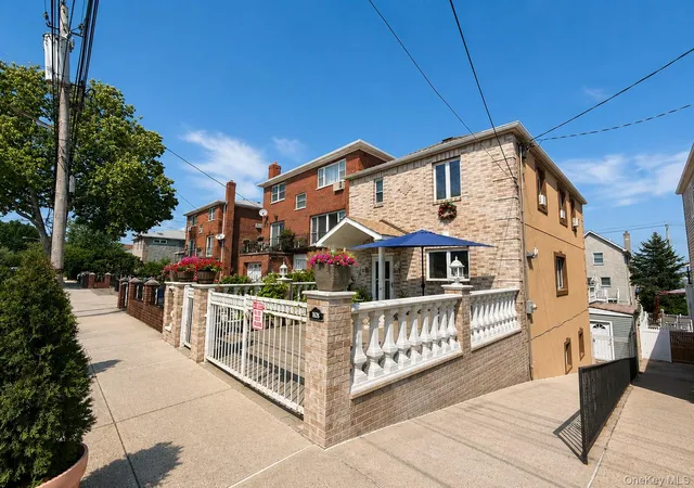 2nd image of 1626 Bayview Ave, Bronx, NY 10465 | MLS# 1025553