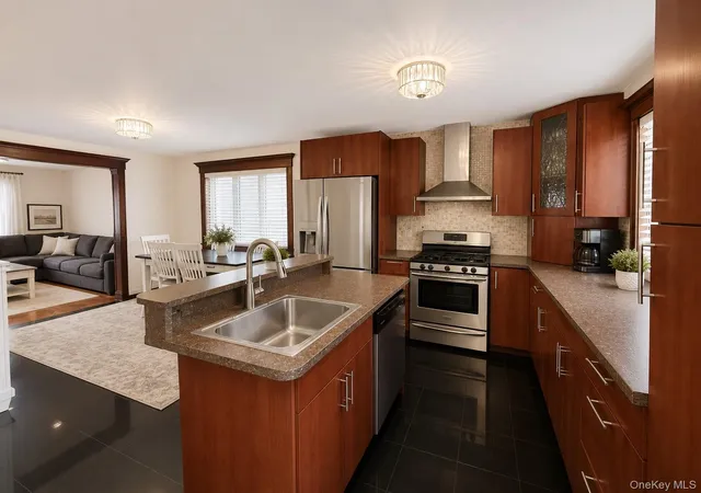 4th image of 1626 Bayview Ave, Bronx, NY 10465 | MLS# 1025553
